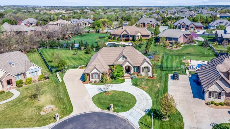 2025 N Clear Creek Ct, Wichita, KS 67230