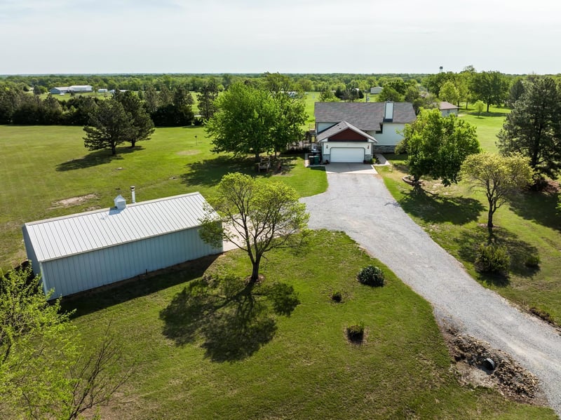 6 S Pony Meadows Dr, Wichita, KS 67232