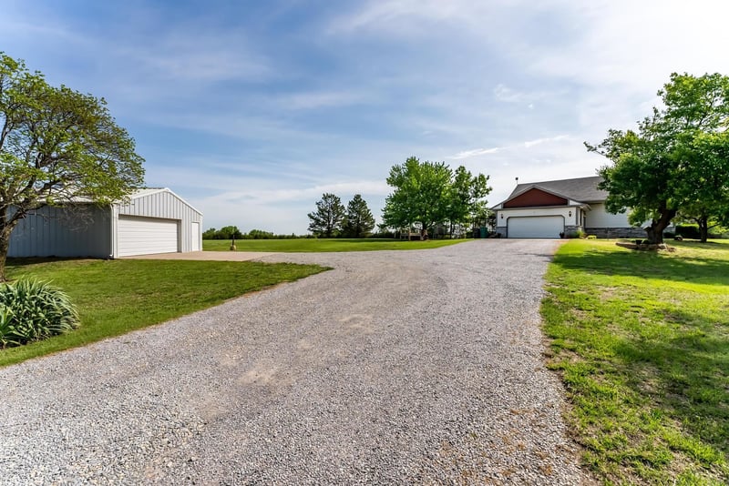 6 S Pony Meadows Dr, Wichita, KS 67232