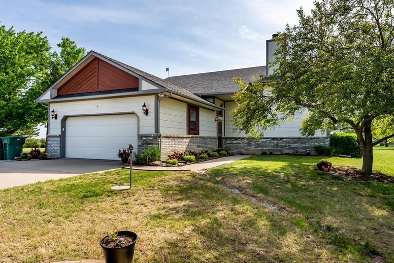 6 S Pony Meadows Dr, Wichita, KS 67232