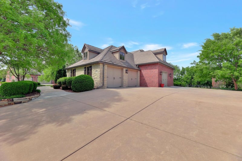 2101 N Crooked Pine St, Wichita, KS 67230