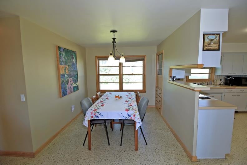 1467 Kanza, Hillsboro, KS 67063