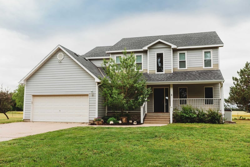 23005 SW 24th St, Burrton, KS 67020