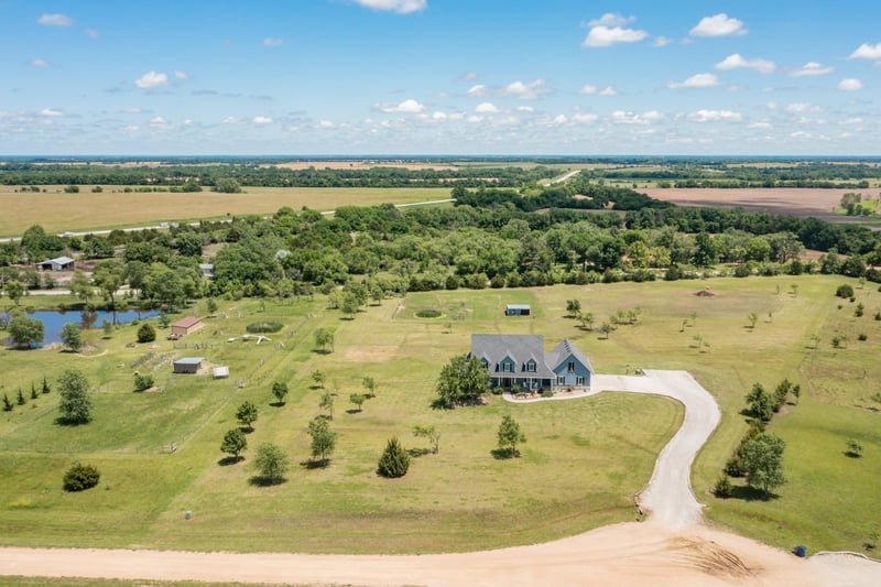 1164 N Wiltshire Ct, Mulvane, KS 67110