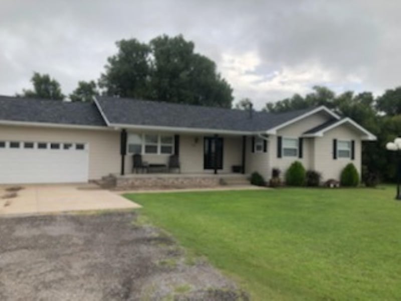 10200 20th, Pratt, KS 67124