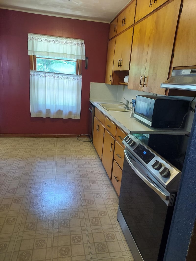 516 E Violet St, Potwin, KS 67123