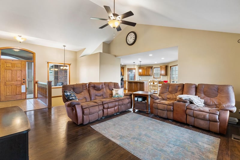 11005 E Boundary Rd, Mount Hope, KS 67108