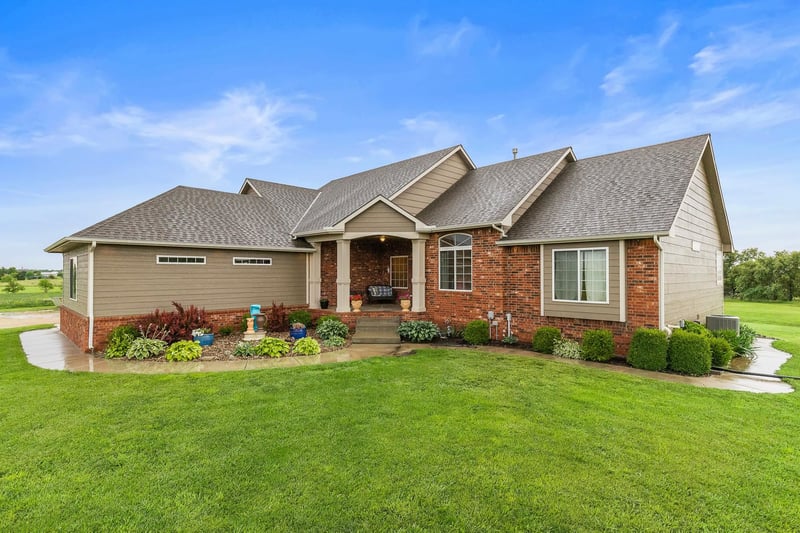 11005 E Boundary Rd, Mount Hope, KS 67108