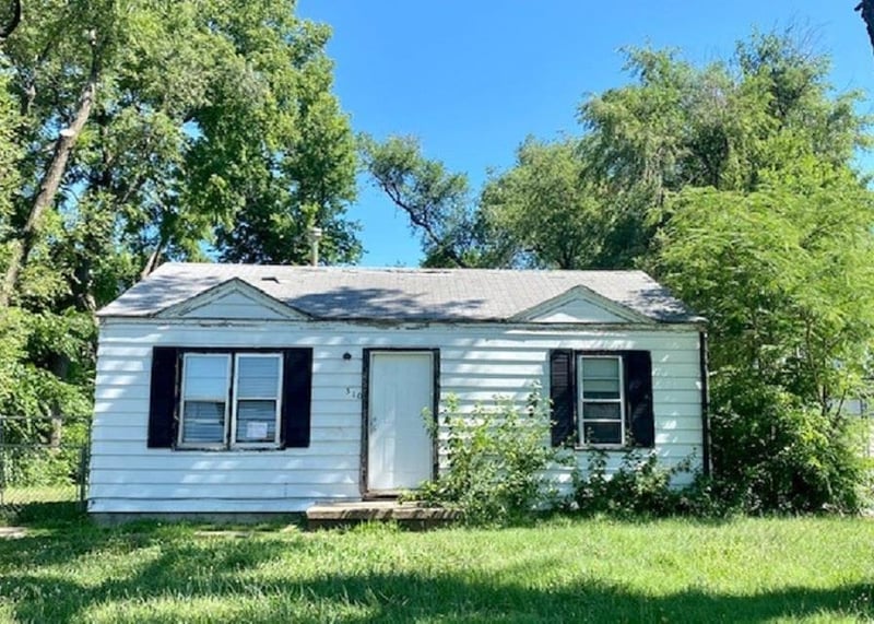 310 W Grover, Haysville, KS 67217