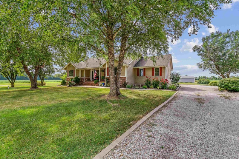 1239 E 90th Ave N, Belle Plaine, KS 67013