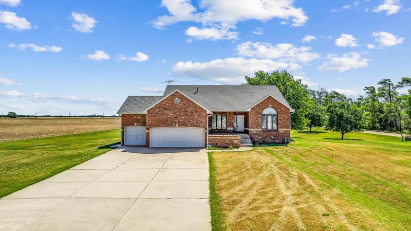 924 Lucky Ln, Argonia, KS 67004