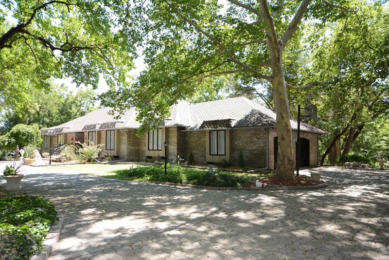 10501 W Hidden Valley Rd, Wichita, KS 67209
