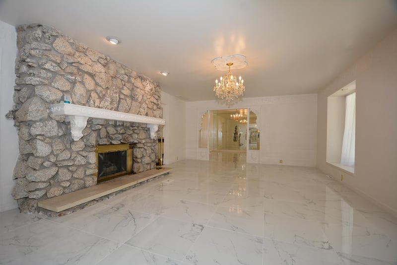 10501 W Hidden Valley Rd, Wichita, KS 67209