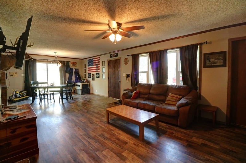 319 W Ruth St, Moundridge, KS 67107