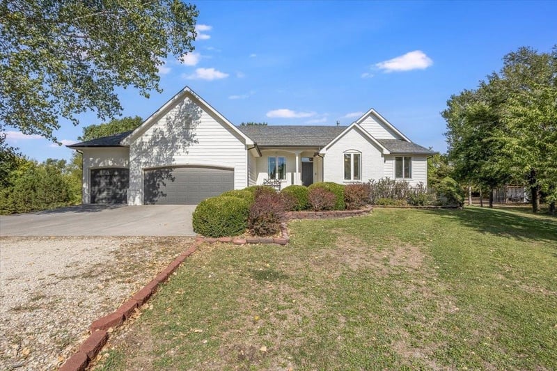 15440 E Hidden Estates Cir, Wichita, KS 67232