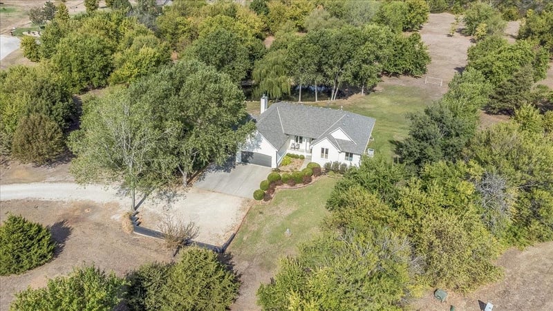 15440 E Hidden Estates Cir, Wichita, KS 67232