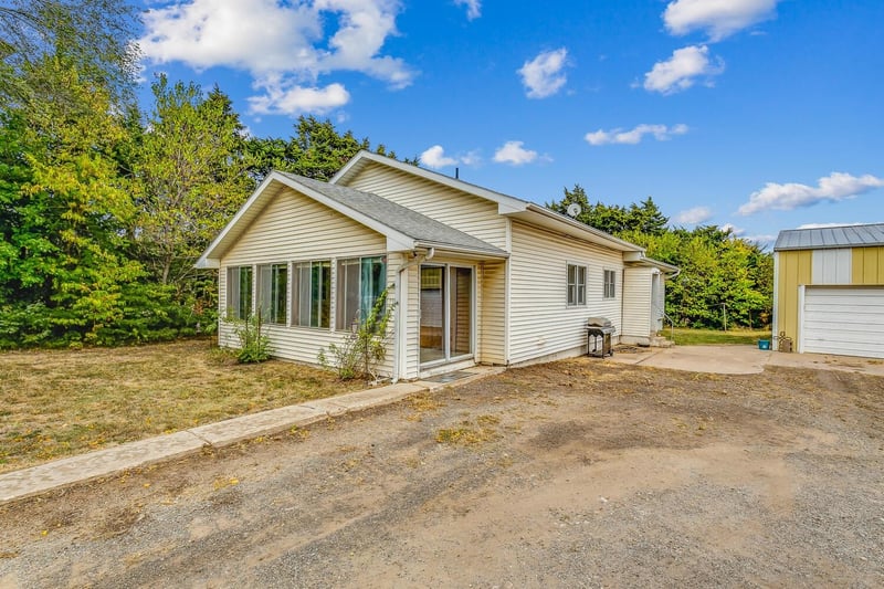 516 E Main St, Cassoday, KS 66842