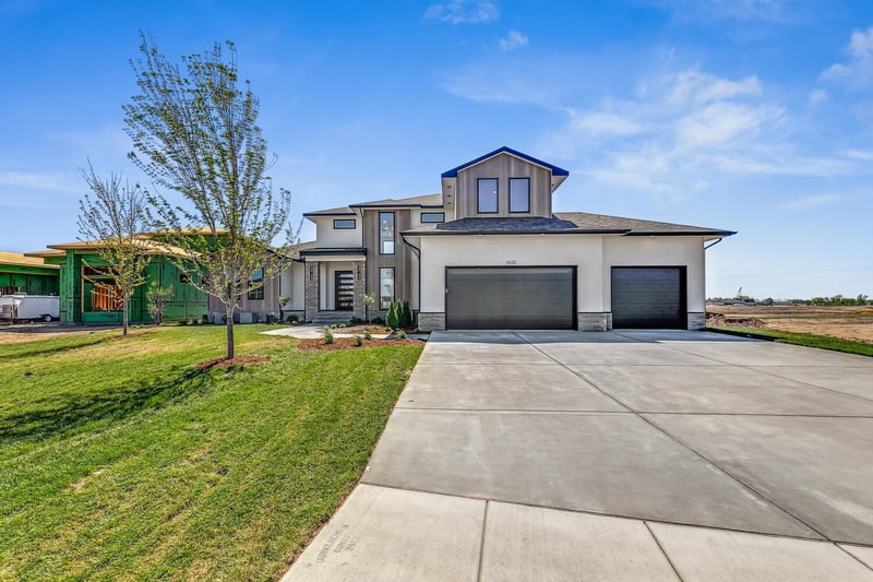 2420 N Doris Cir, Wichita, KS 67205