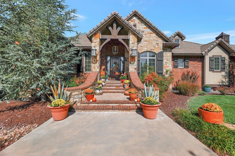 2004 N Crooked Pine St, Wichita, KS 67230