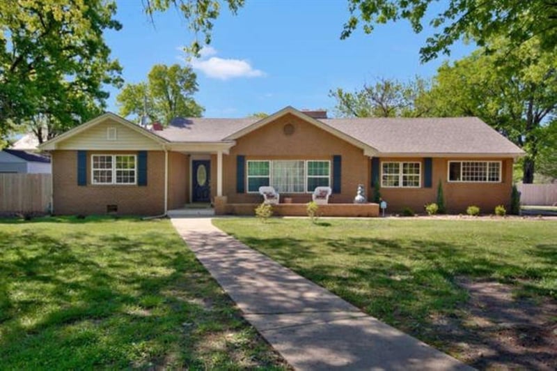 1 E Lynwood Blvd, Eastborough, KS 67207