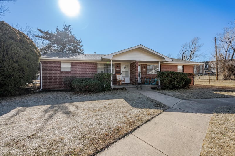 439 S Mary Etta St, Derby, KS 67037