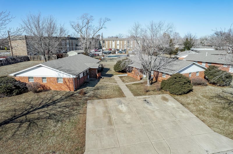 439 S Mary Etta St, Derby, KS 67037
