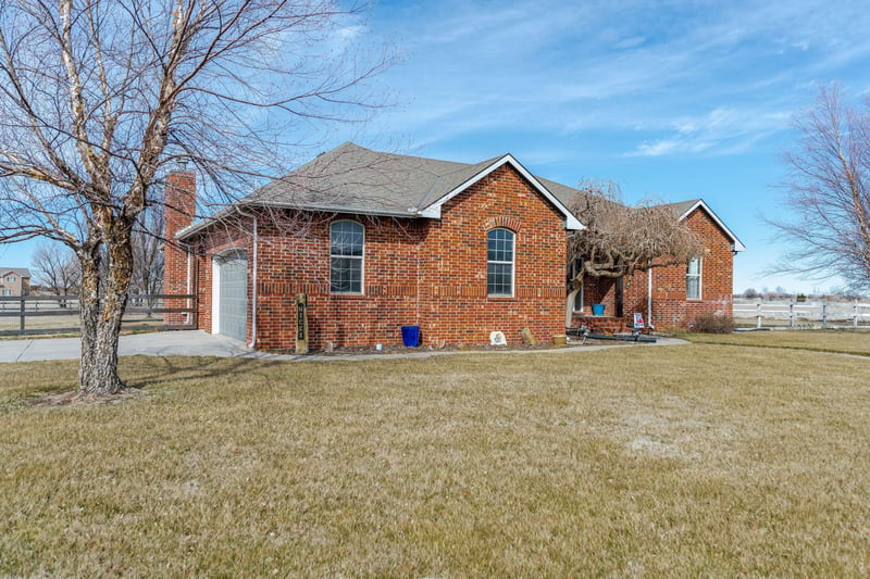 8737 Harvest Valley Dr, Viola, KS 67149