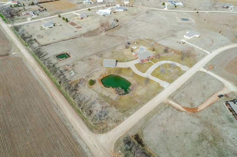 8737 Harvest Valley Dr, Viola, KS 67149