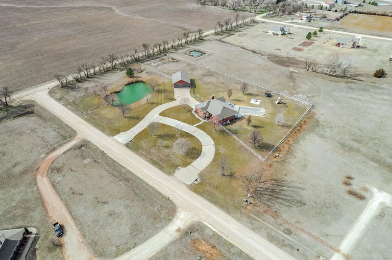 8737 Harvest Valley Dr, Viola, KS 67149