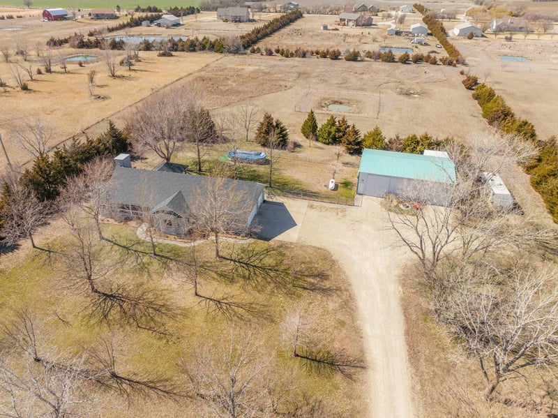 9901 S 51st St W, Peck, KS 67120