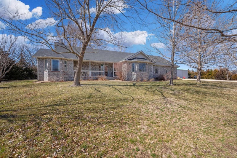 9901 S 51st St W, Peck, KS 67120