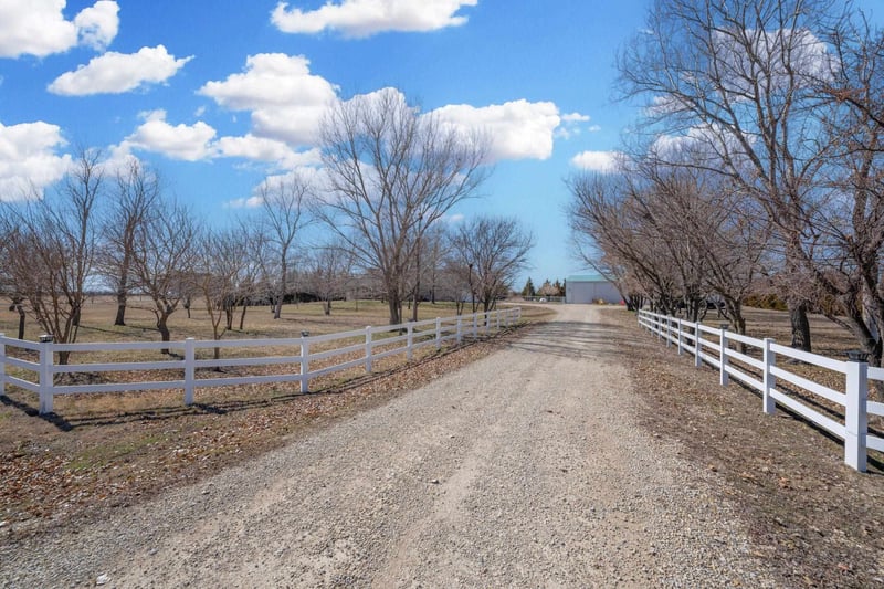 9901 S 51st St W, Peck, KS 67120