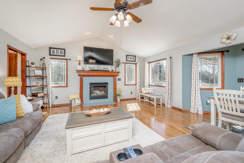 9901 S 51st St W, Peck, KS 67120