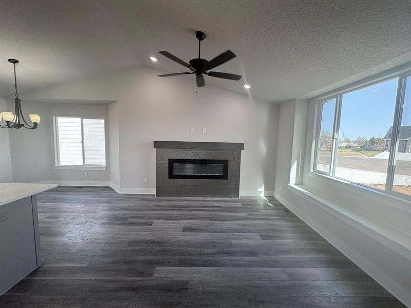 142 N Poplar Ave, Wichita, KS 67214