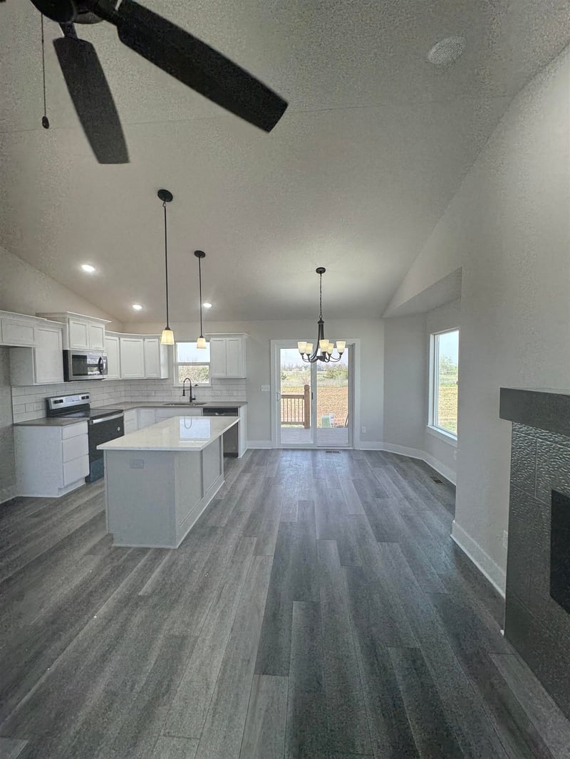 142 N Poplar Ave, Wichita, KS 67214