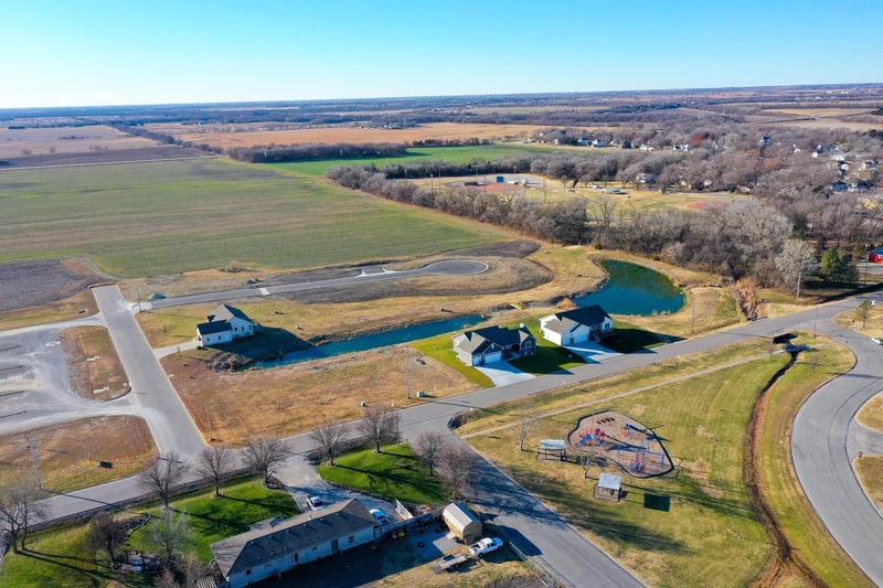 105 Cottonwood Ct, Whitewater, KS 67154