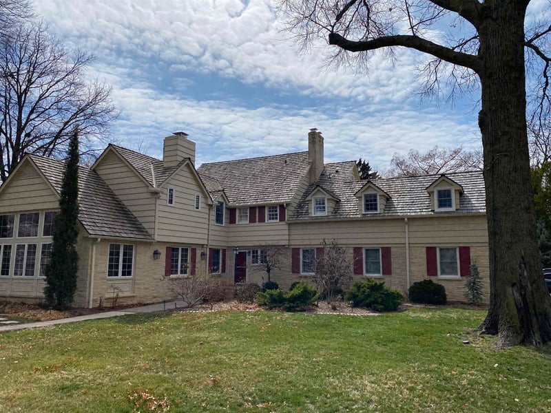3 S Colonial Ct, Eastborough, KS 67207