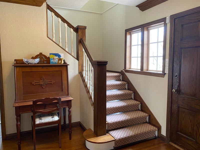 3 S Colonial Ct, Eastborough, KS 67207