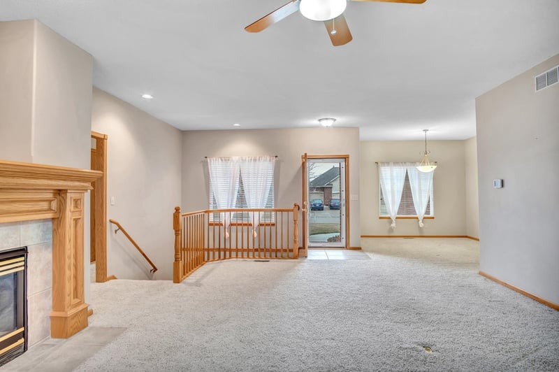 317 Witmarsum West Dr, North Newton, KS 67117