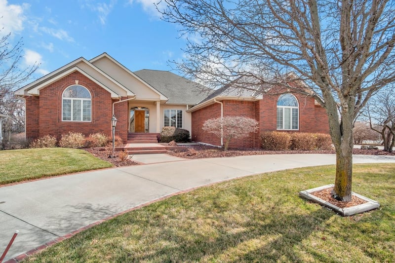 3312 Woodside Dr, North Newton, KS 67117