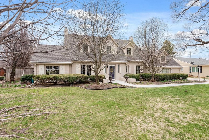 26 S Colonial Ct, Eastborough, KS 67207