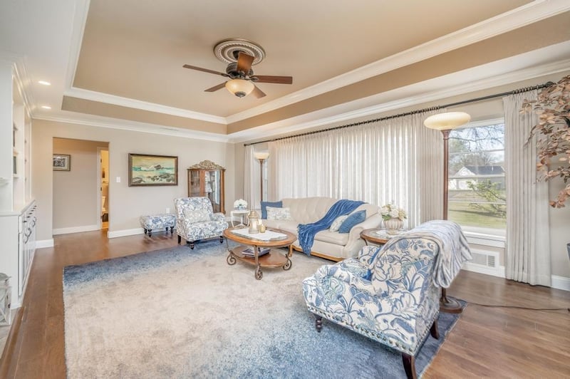 16 E Douglas Ave, Eastborough, KS 67207