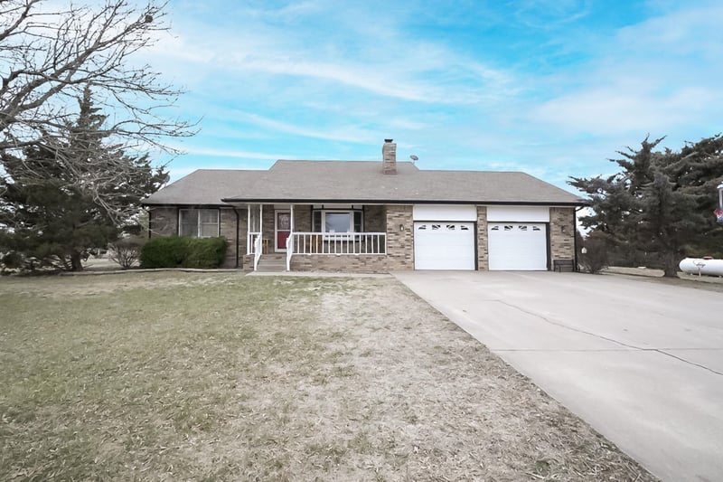 794 E Kinsmen Rd, Peck, KS 67120