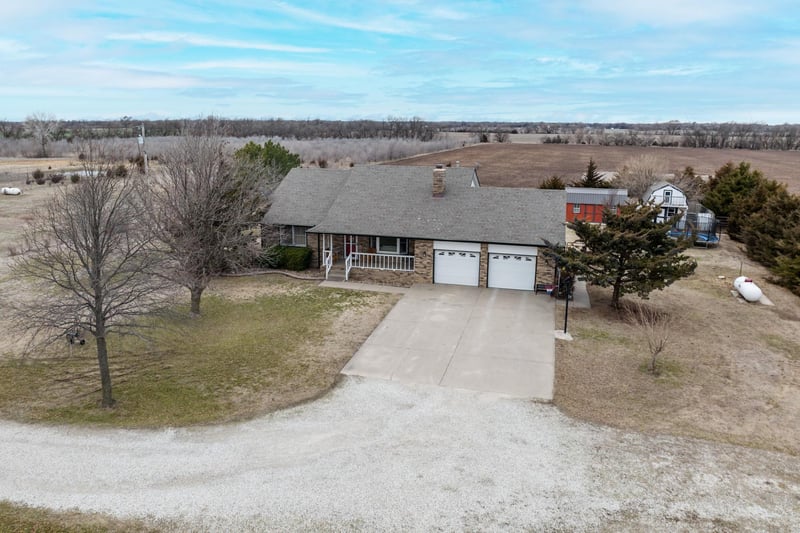 794 E Kinsmen Rd, Peck, KS 67120