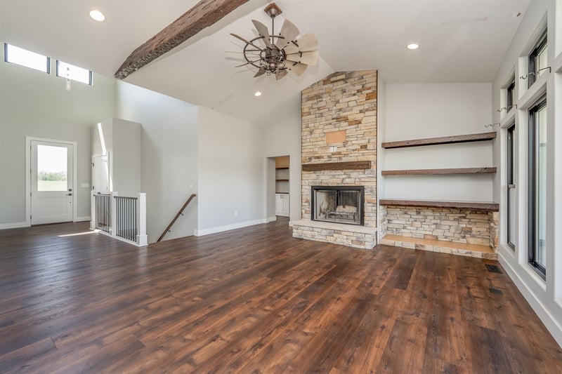 15440 Dora Cir, Goddard, KS 67052
