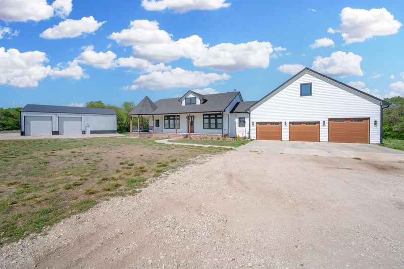 15440 Dora Cir, Goddard, KS 67052