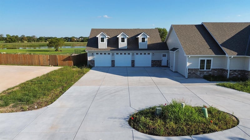 11925 W 39th St/ Macarthur, Wichita, KS 67215