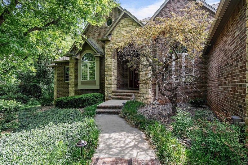 1644 E Tiara Pines Pl, Derby, KS 67037