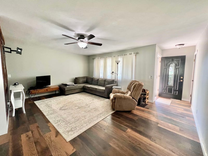 215 S Orchard St, Arlington, KS 67514