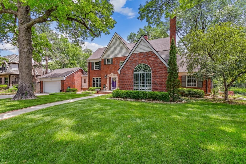 6 N Saint James, Eastborough, KS 67206